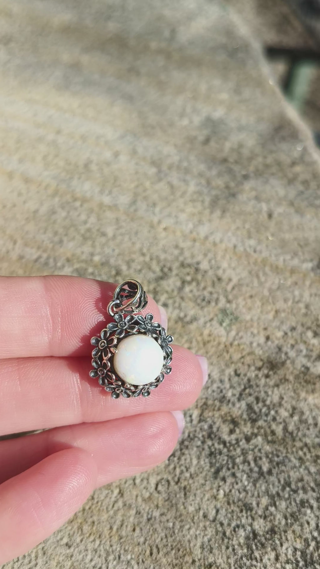 2.5 ct Copper Pedy Opal Pendant
