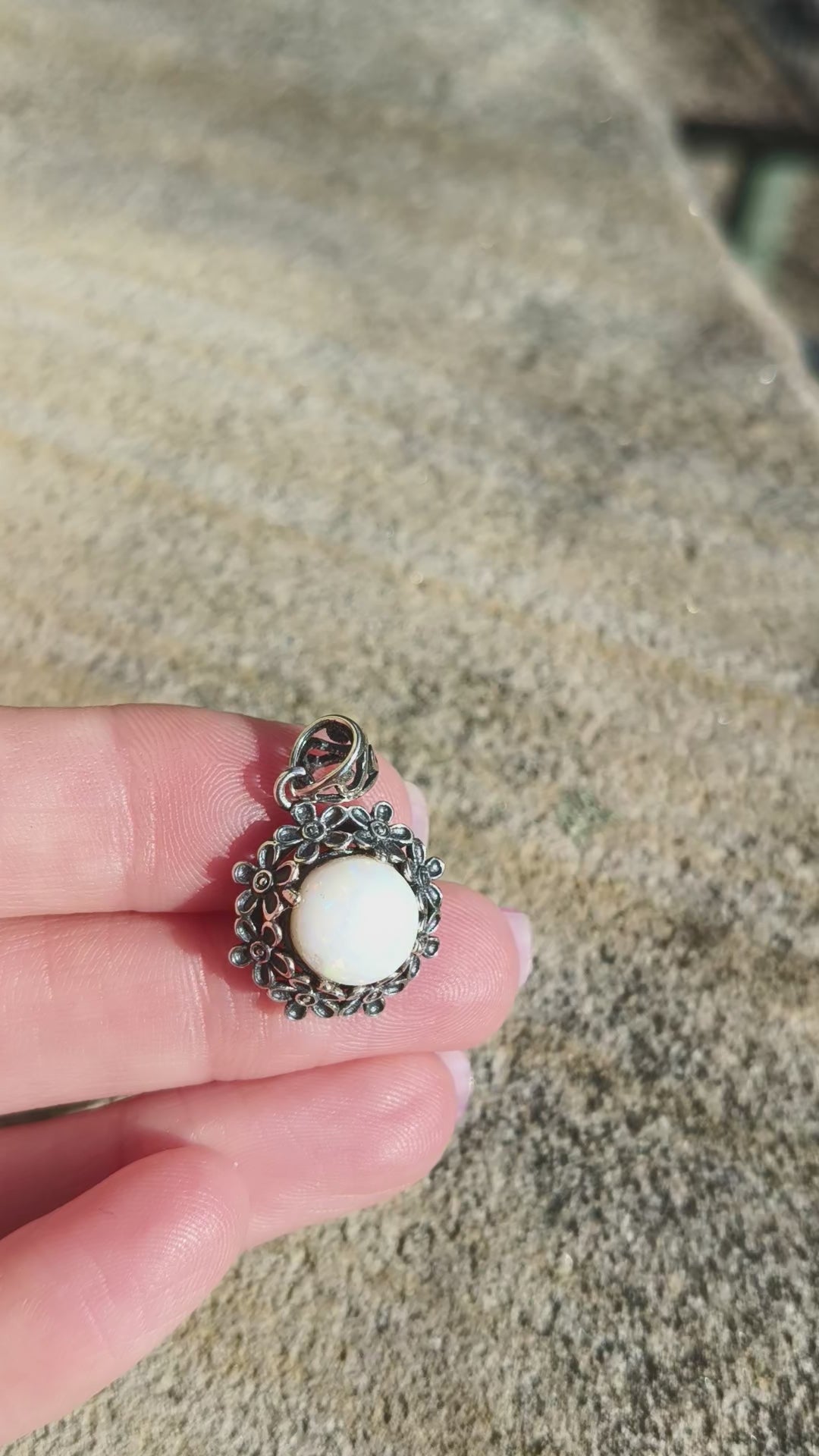 2.5 ct Copper Pedy Opal Pendant