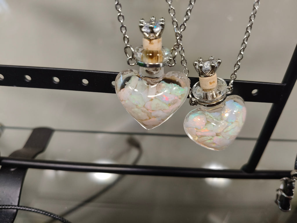Opal chip necklace