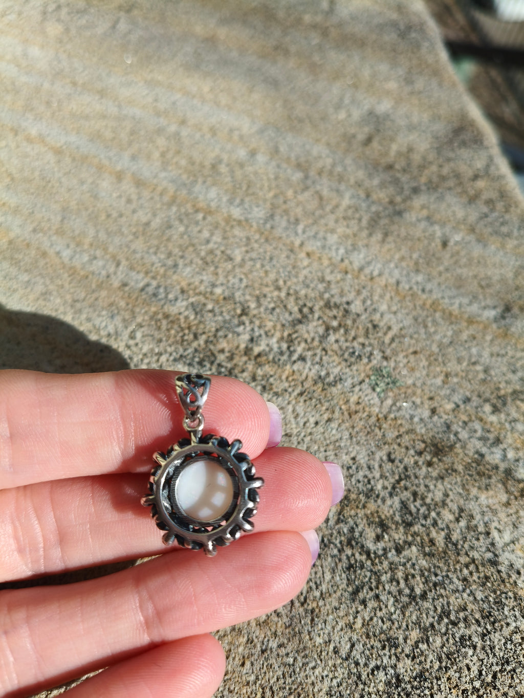 2.5 ct Copper Pedy Opal Pendant